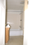 121 Montrose - Bathroom